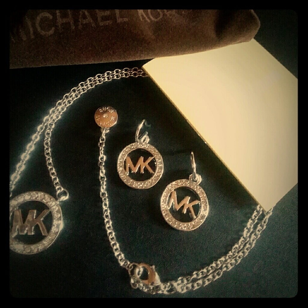 Michael Kors Silver Logo Matching Set
